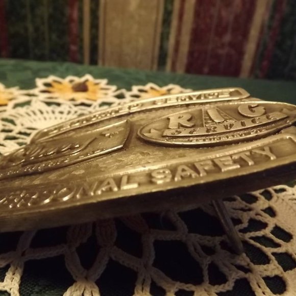 Vintage RIG Service Equipment Ltd. Belt Buckle - Picture 4 of 4